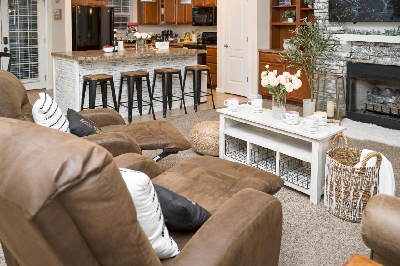 Luxe Quiet Townhouse W/Parking/Pool/By Dollywood Villa Pigeon Forge Exterior photo