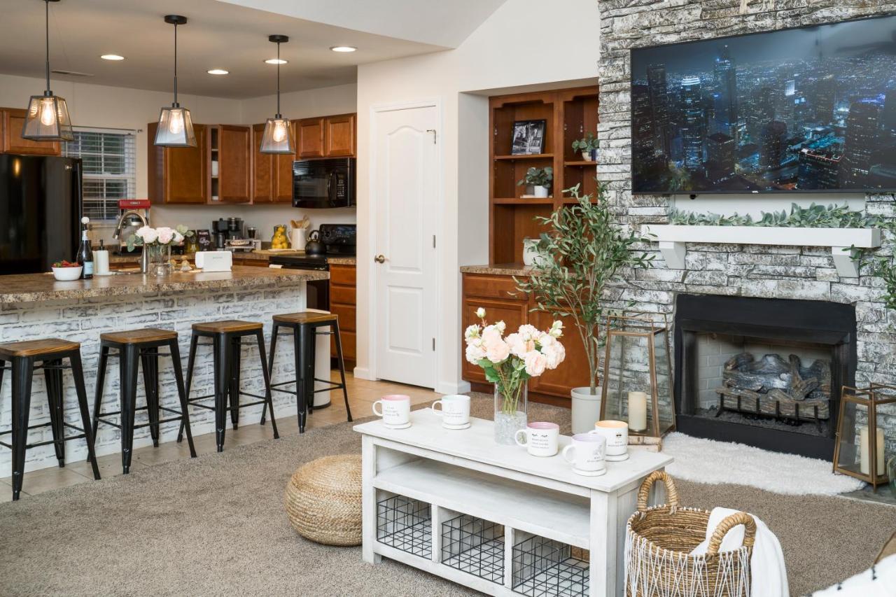Luxe Quiet Townhouse W/Parking/Pool/By Dollywood Villa Pigeon Forge Exterior photo